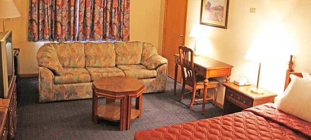 Iron Road Inn Elkins Esterno foto